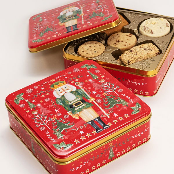 Farmhouse - Nutcracker Festive Selection Tin (8x400g)